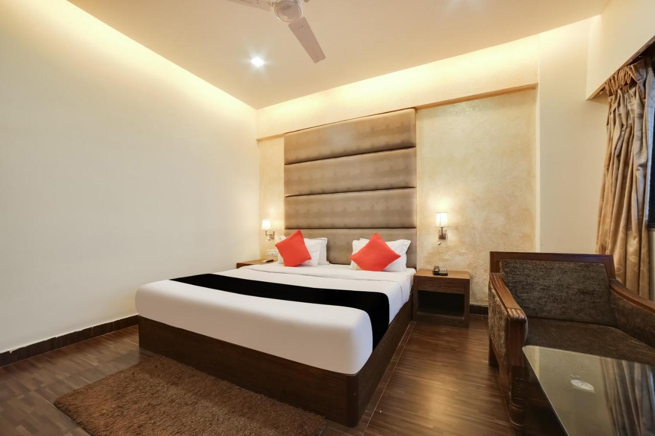 Capital O 61351 Waii International Hotel Bhalukpung Exterior foto