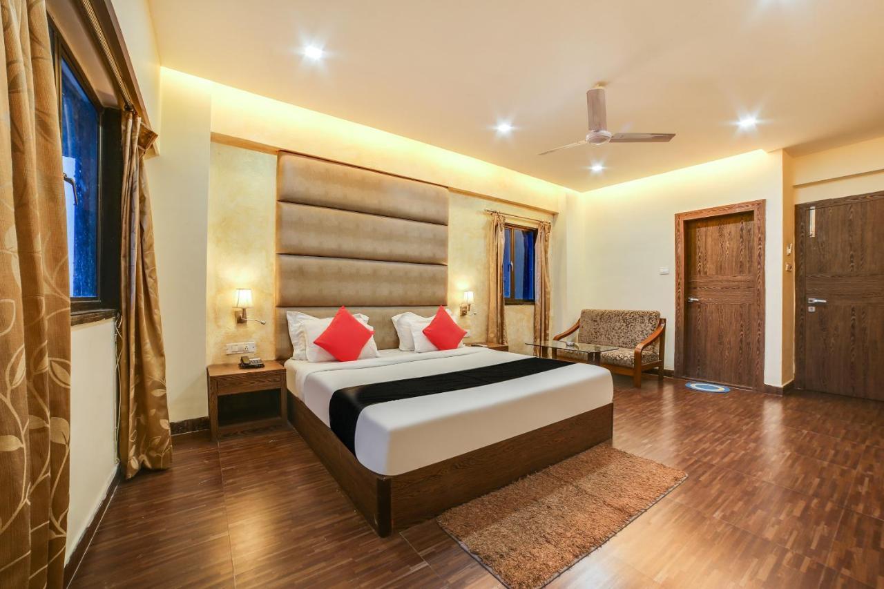 Capital O 61351 Waii International Hotel Bhalukpung Exterior foto