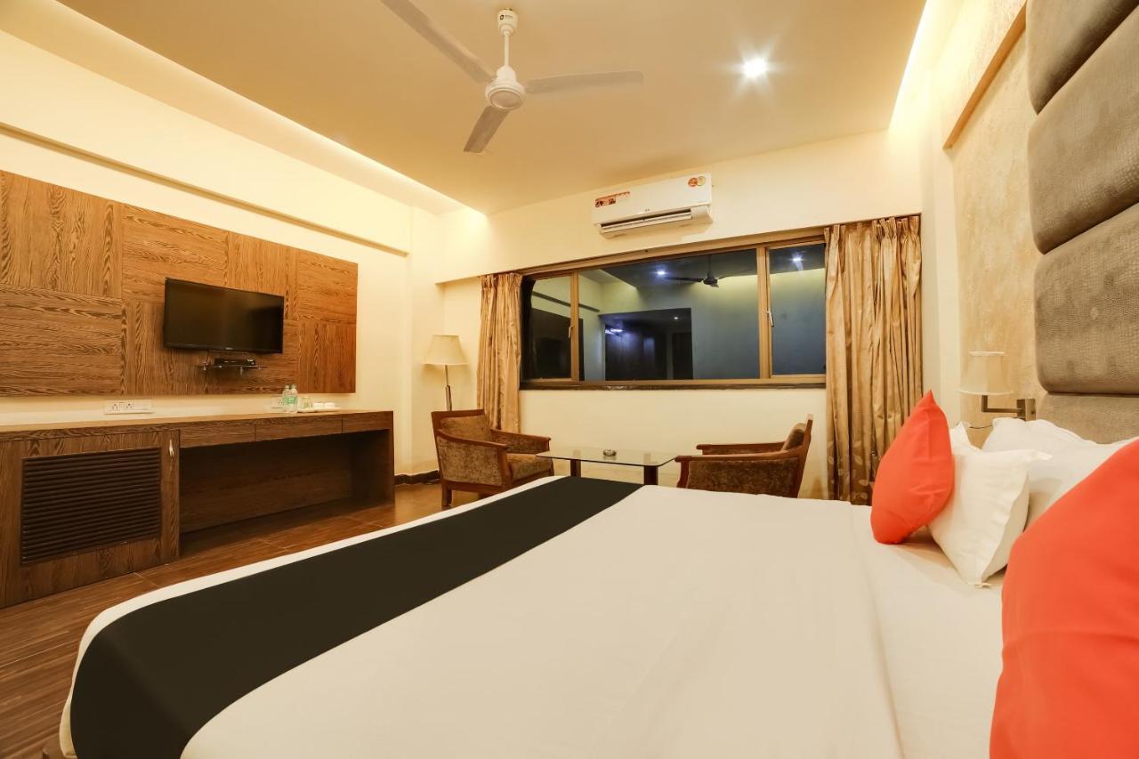 Capital O 61351 Waii International Hotel Bhalukpung Exterior foto