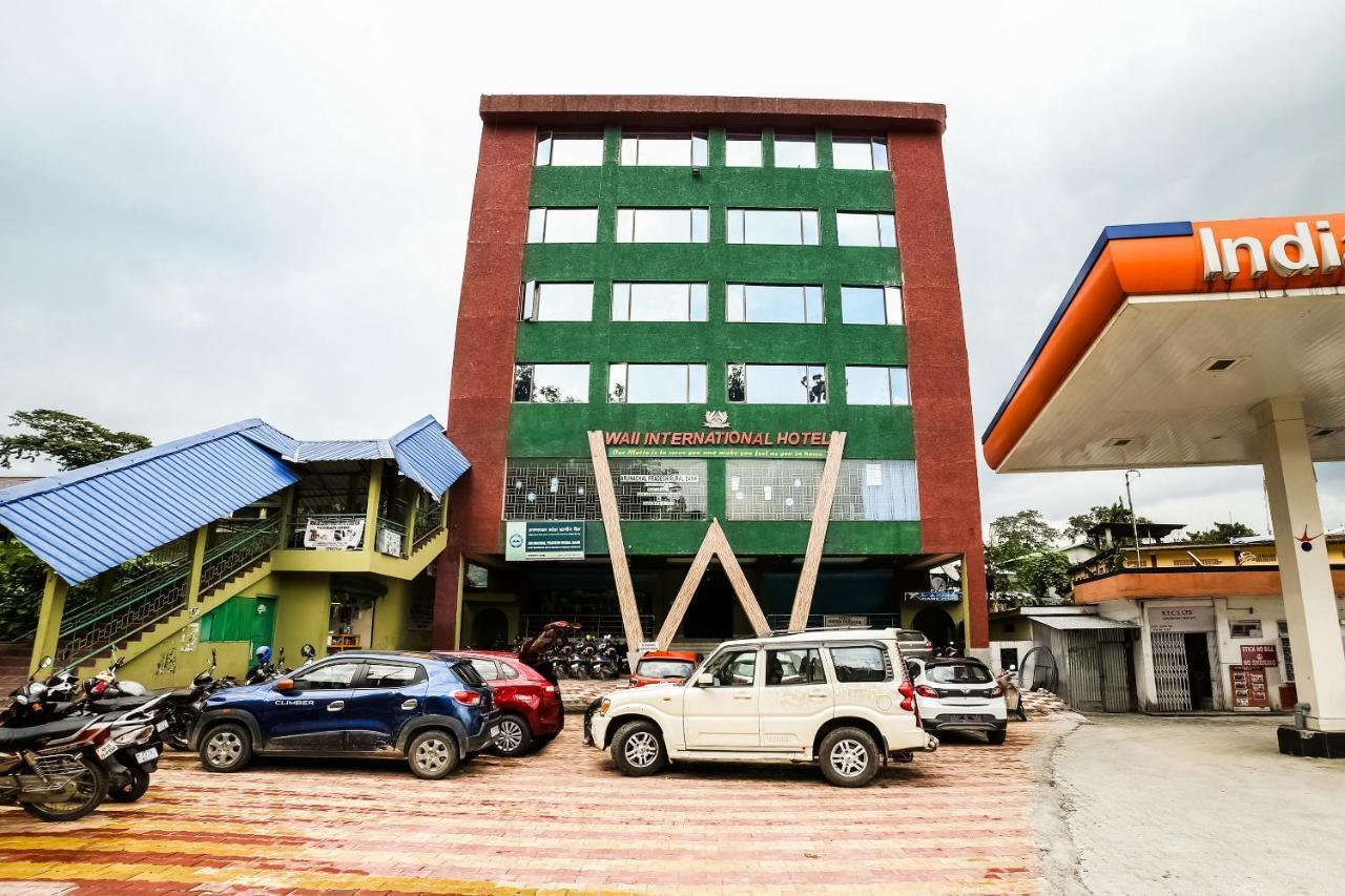 Capital O 61351 Waii International Hotel Bhalukpung Exterior foto