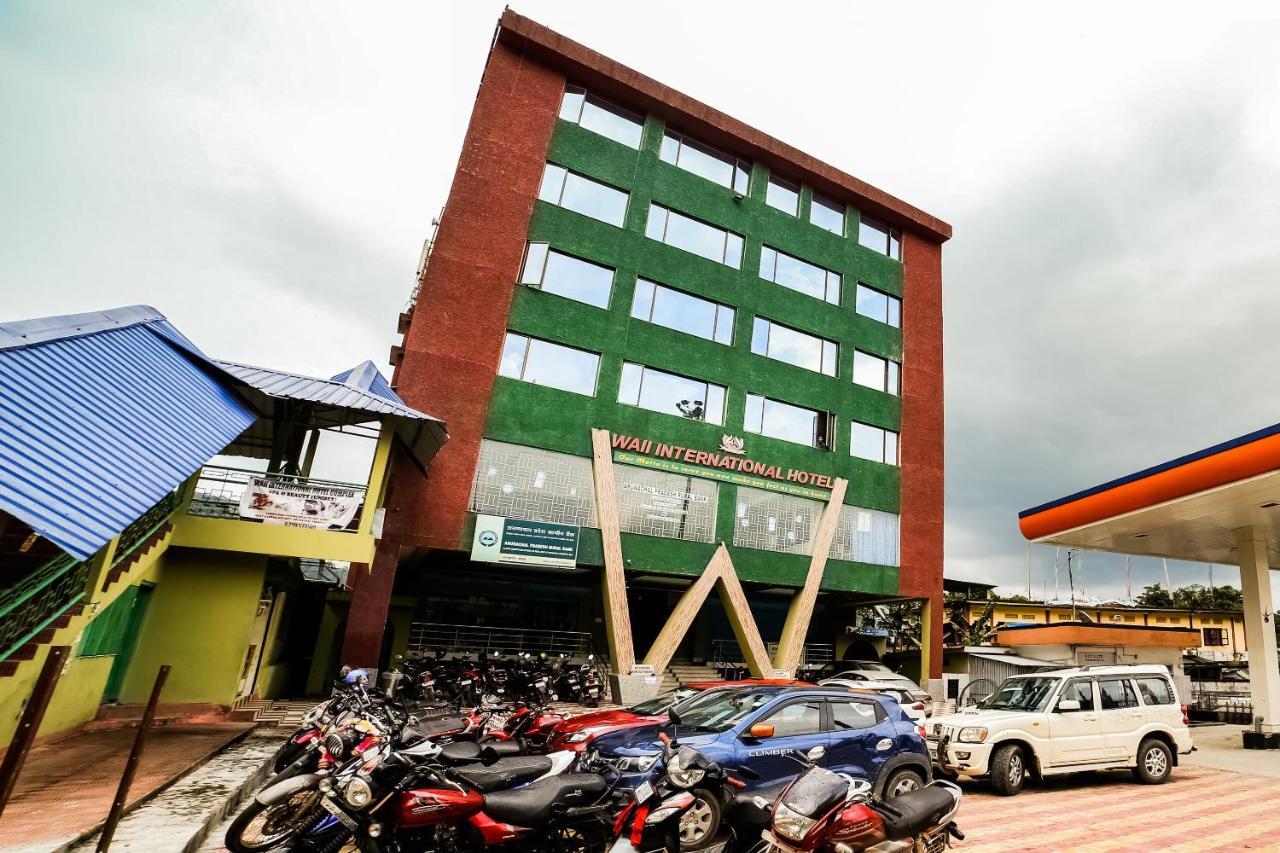 Capital O 61351 Waii International Hotel Bhalukpung Exterior foto